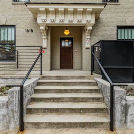 front door of detox in Nashville, TN
